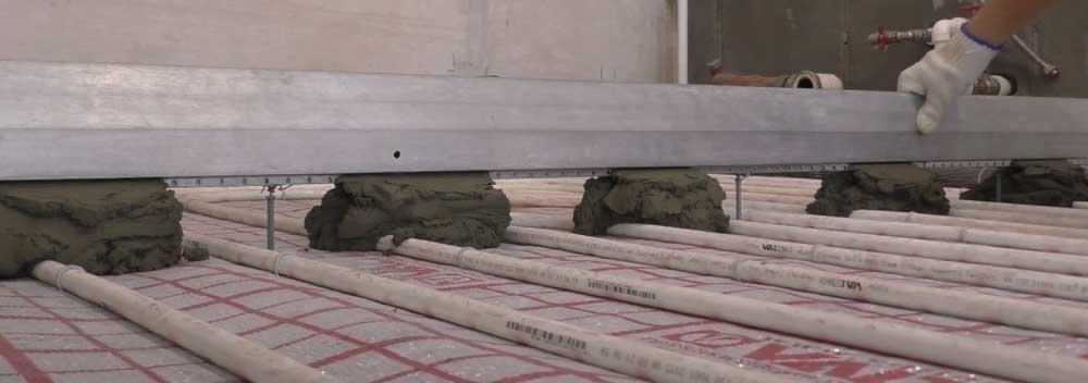 Як утеплити бетонну підлогу в будинку