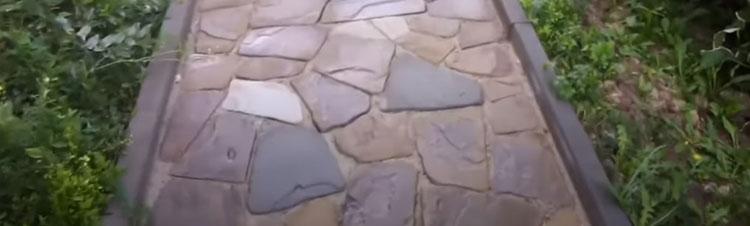 Укладка песчаника на дорожки