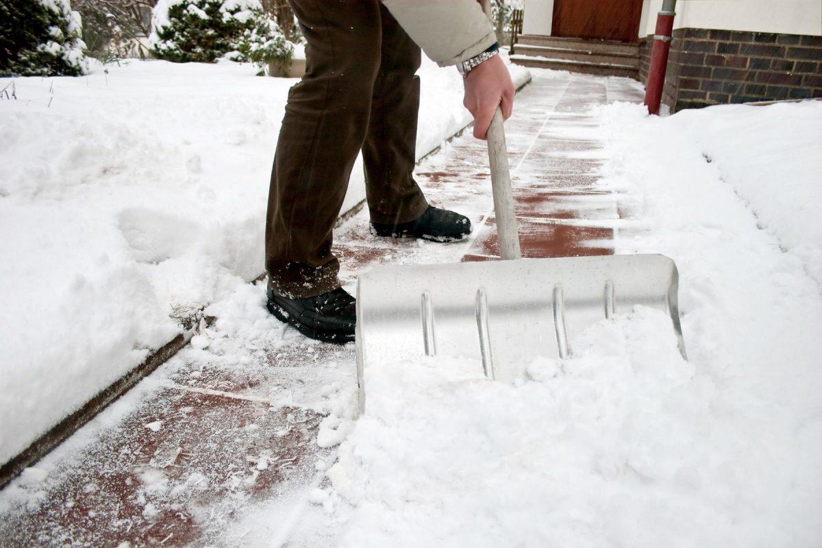 snow-shovelling-death-risk-e1612162453959823.jpg
