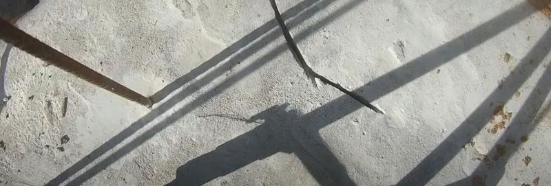трещины в бетоне